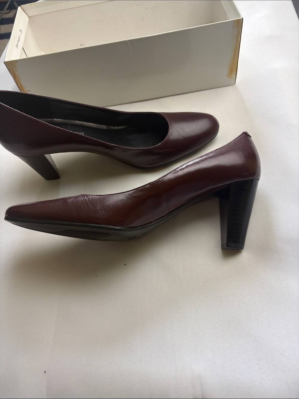 Etienne Aigner Women's Dark Burgundy Leather Pumps - Picture 6 of 7